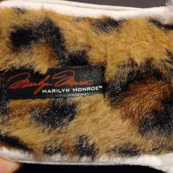 Marilyn monroe "Hello Gorgeous" slippers - Picture 5 of 8